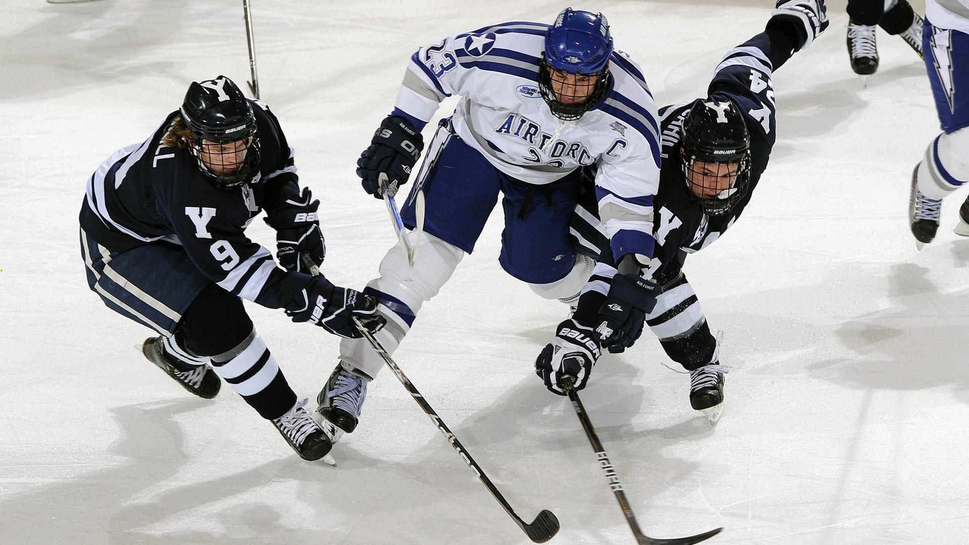 VAR判罚引发巨大争议 关键进球被吹比赛陷入混乱